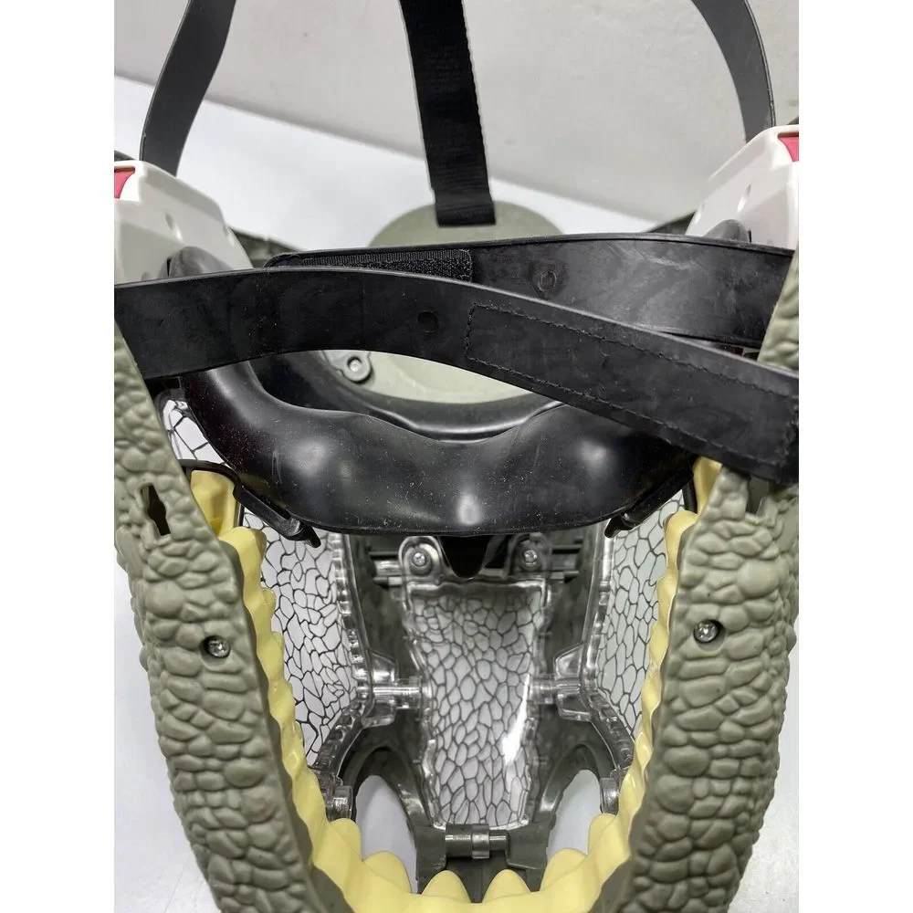 Jurassic World Dinosaur Mask Chomp‎ N Roar Helmet Velociraptor Blue Raptor 2017